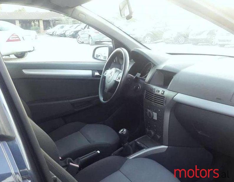 2007' Opel Astra photo #1