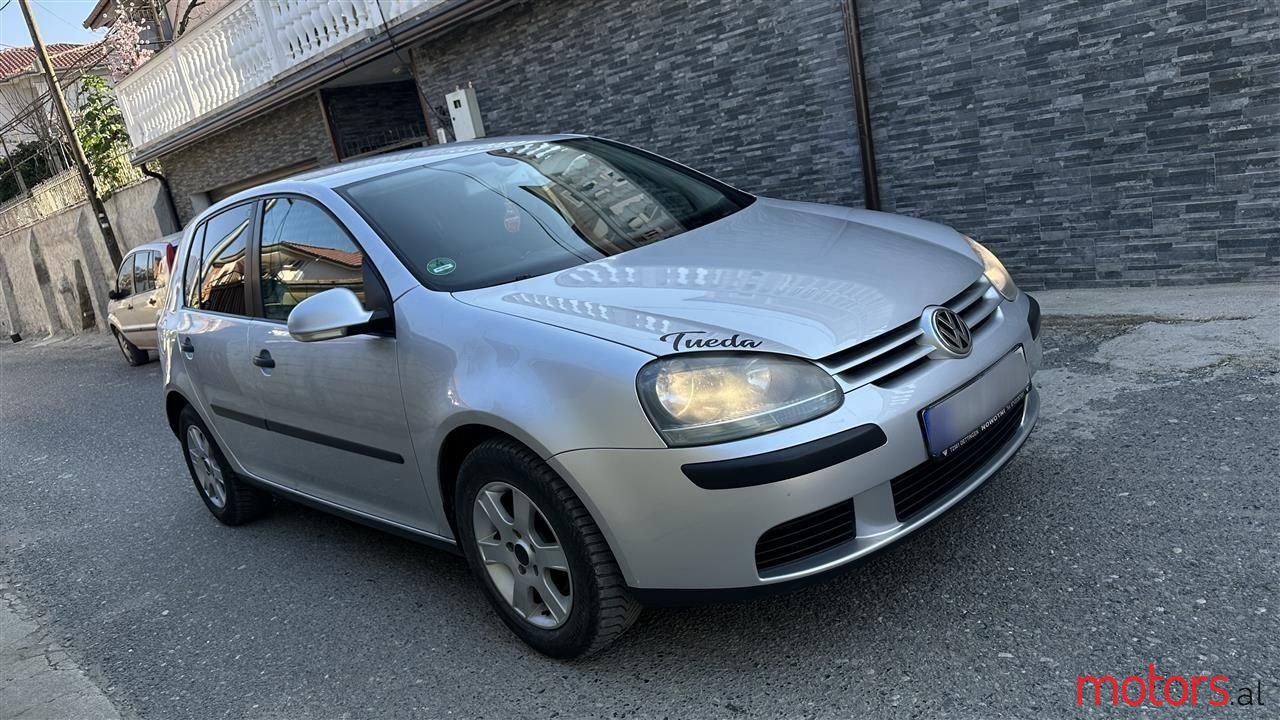 2004' Volkswagen Golf photo #4