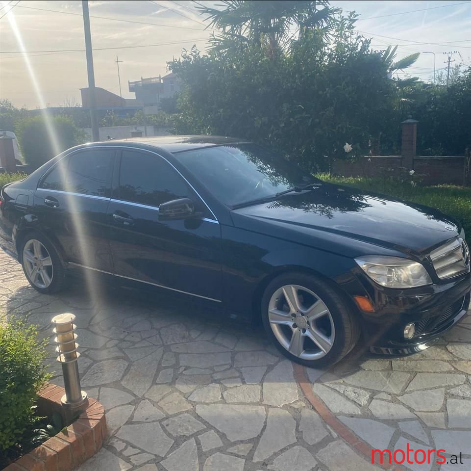 2011' Mercedes-Benz C 300 photo #4