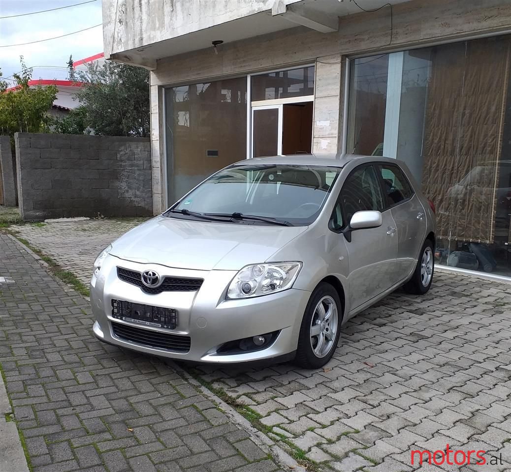 2008' Toyota Auris photo #1