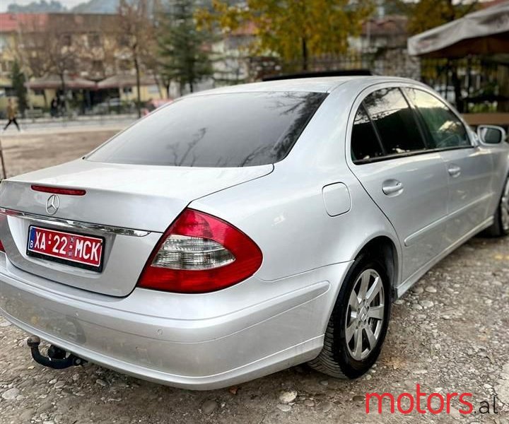 2008' Mercedes-Benz E 220 photo #5