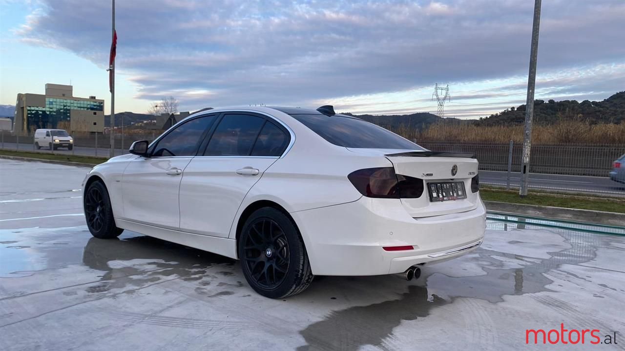 2013' BMW 328 photo #6