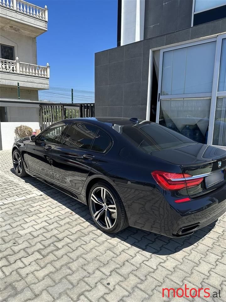 2019' BMW 730 photo #3