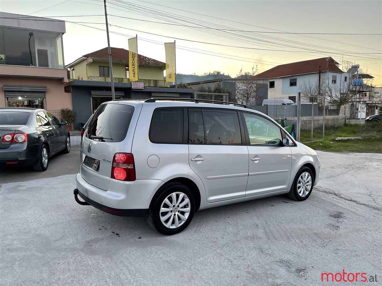2007' Volkswagen Touran photo #4