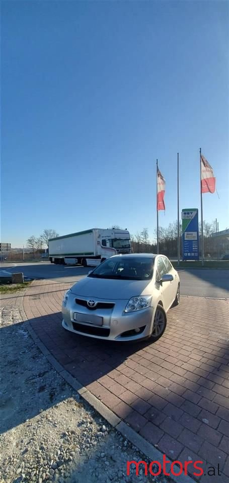 2009' Toyota Auris photo #5