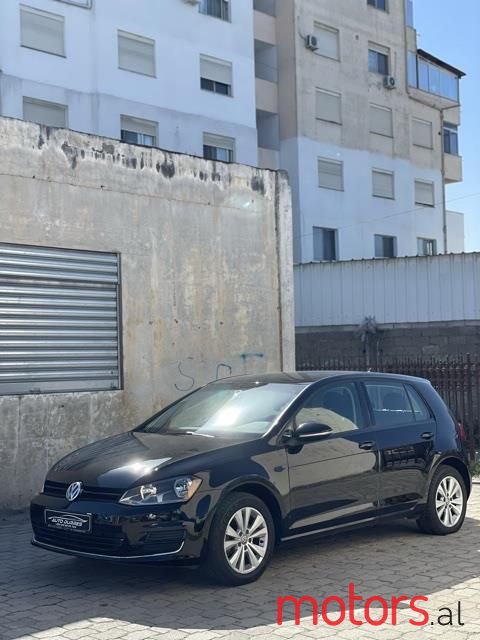 2015' Volkswagen Golf photo #2