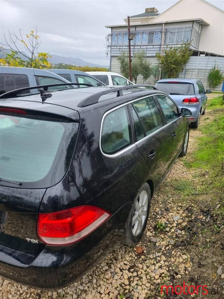 2008' Volkswagen Golf photo #6