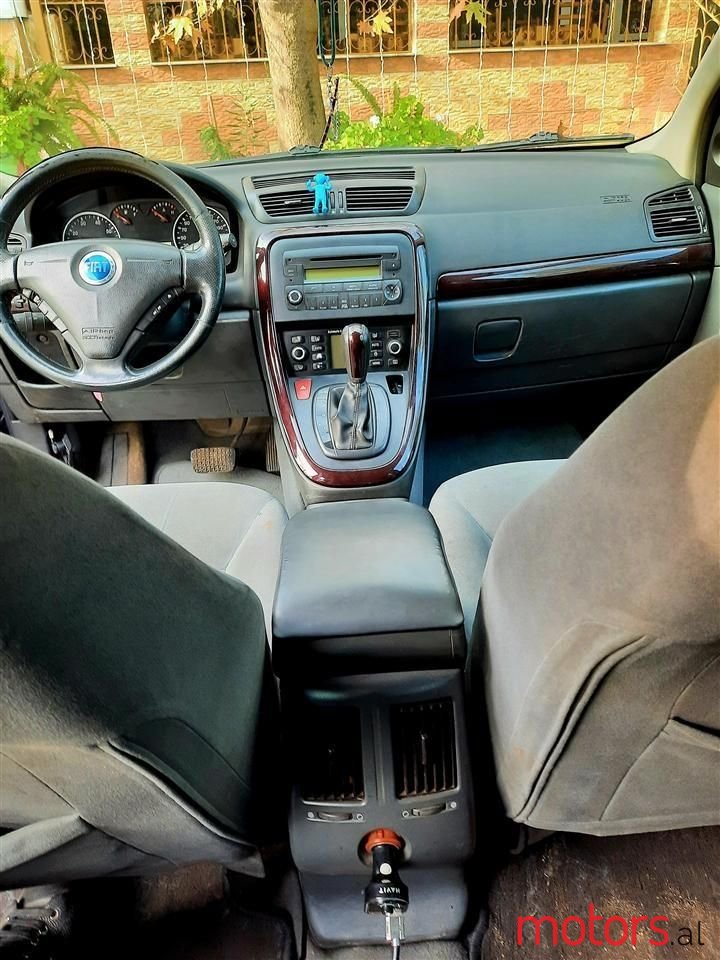 2006' Fiat Croma photo #1