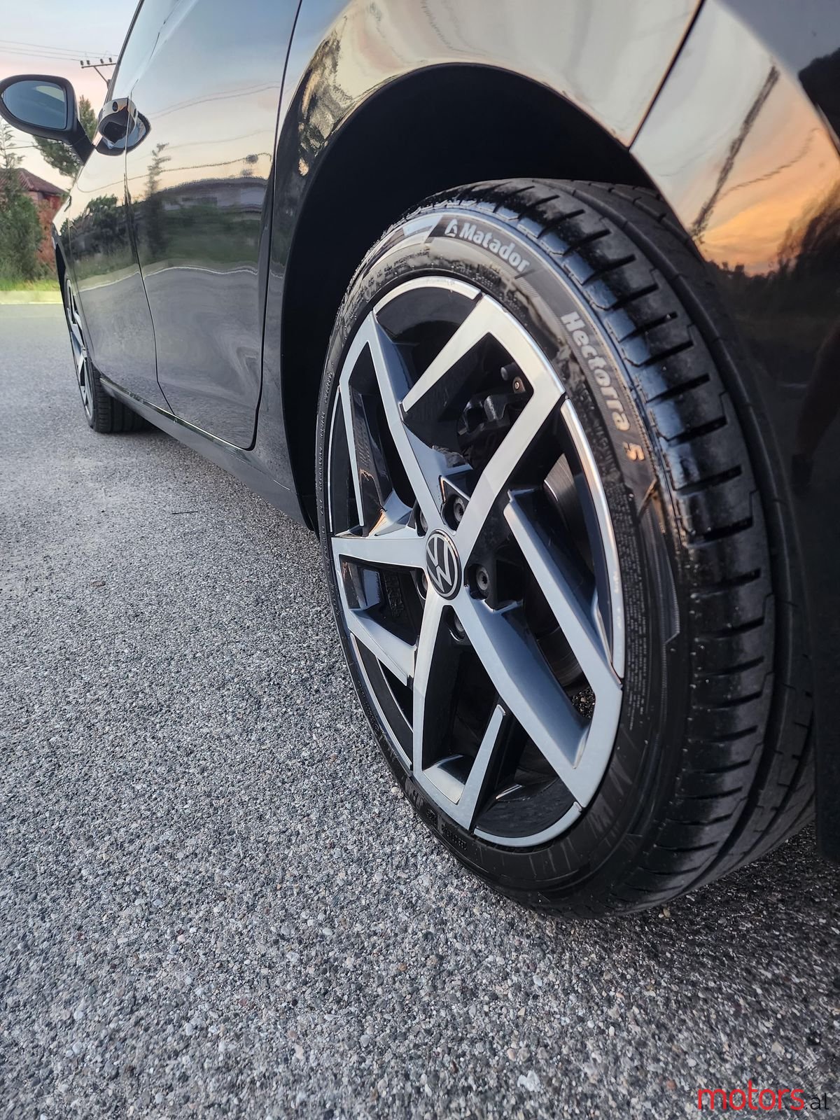2021' Volkswagen e-Golf photo #2