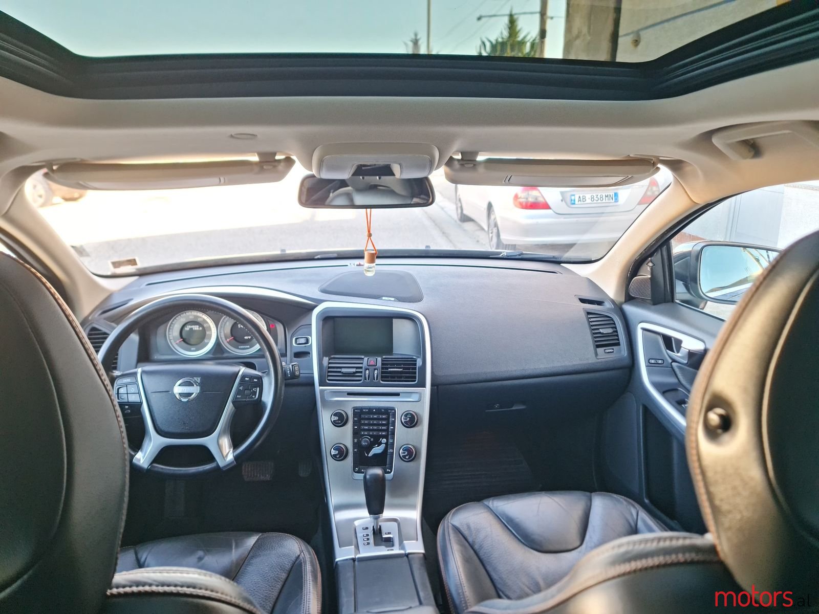 2011' Volvo Xc 60 photo #2