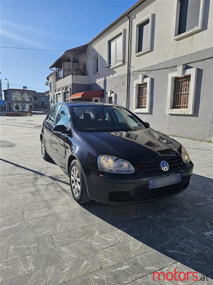 2004' Volkswagen Golf photo #6