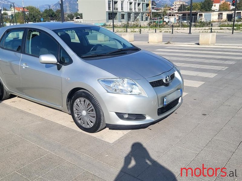 2008' Toyota Auris photo #5