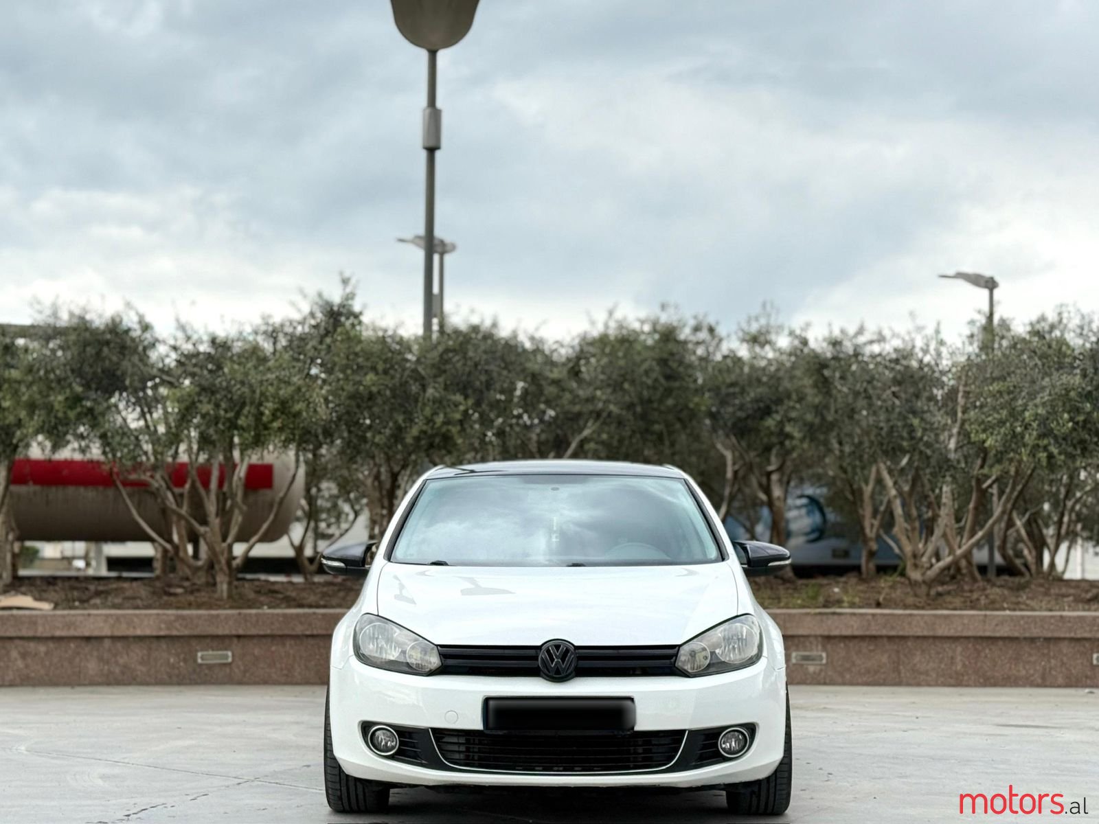 2010' Volkswagen Golf photo #1