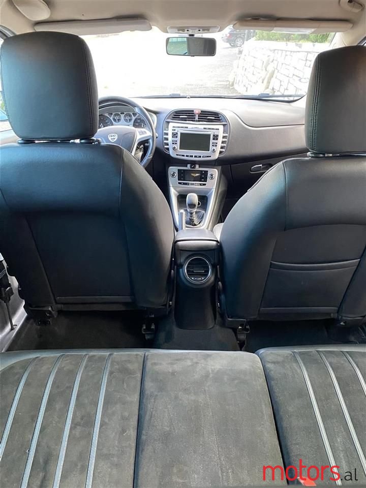 2010' Lancia Delta photo #6