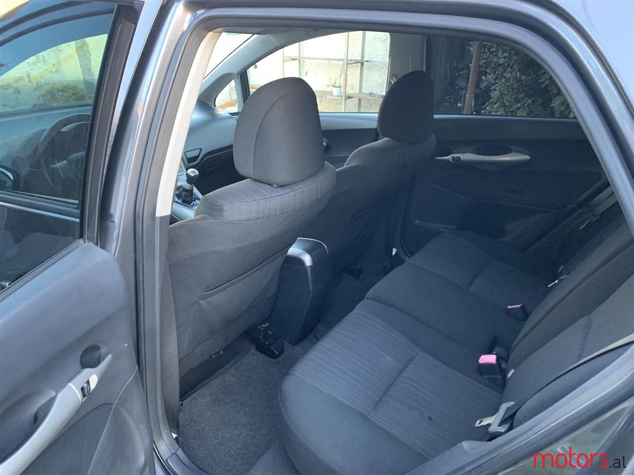 2009' Toyota Auris photo #4