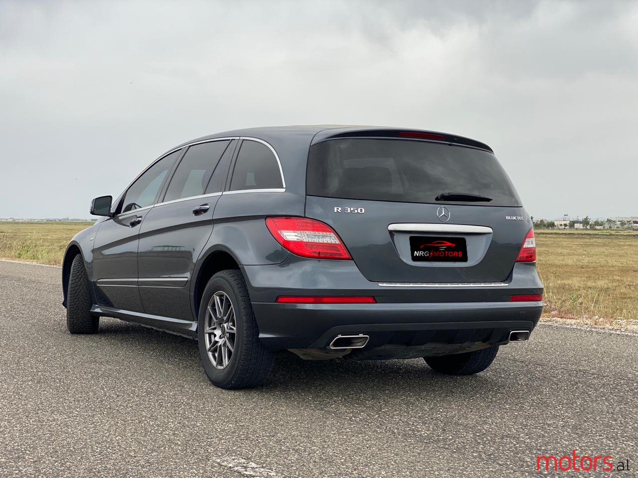 2012' Mercedes-Benz R 350 photo #3