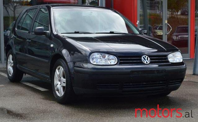 2003' Volkswagen Golf photo #1