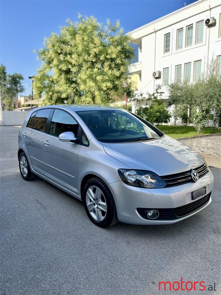 2009' Volkswagen Golf Plus photo #1