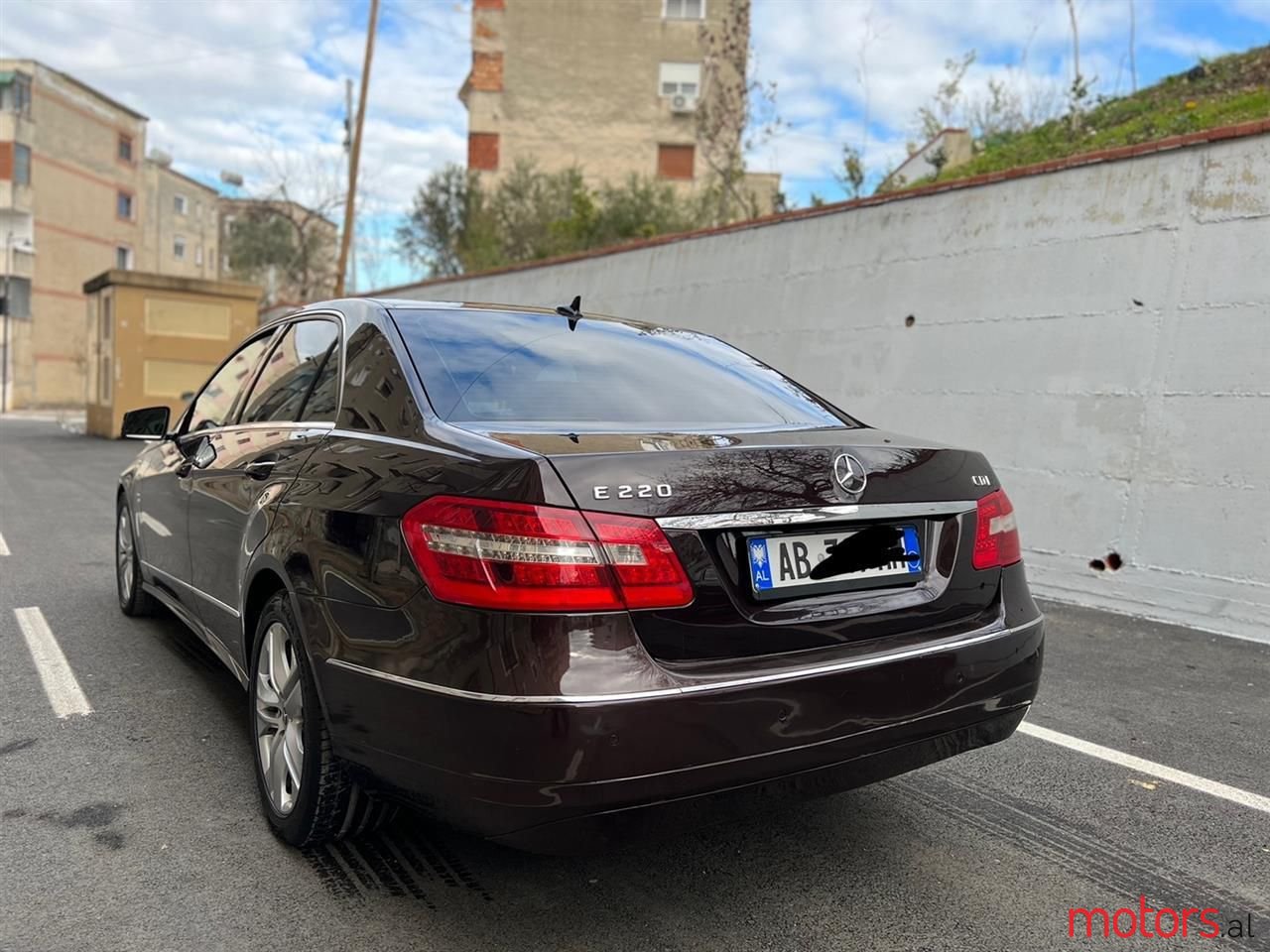 2010' Mercedes-Benz E 220 photo #2