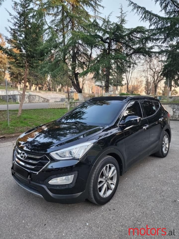 2013' Hyundai Santa Fe photo #2