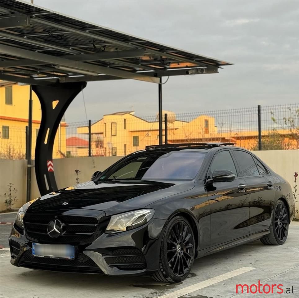 2019' Mercedes-Benz E 400 photo #1
