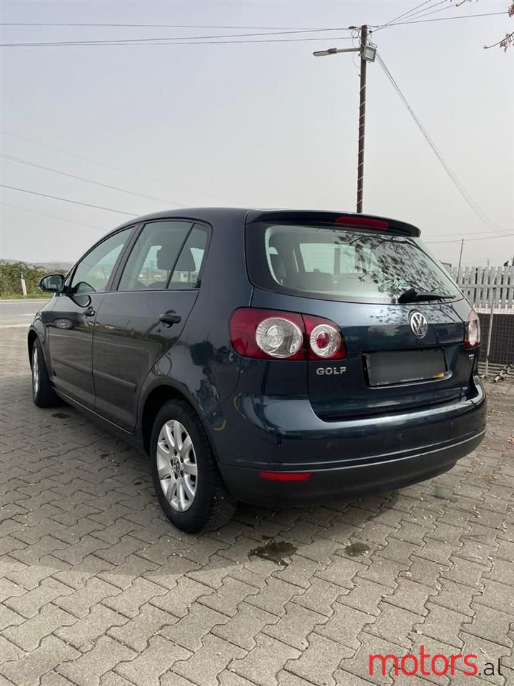 2005' Volkswagen Golf photo #6