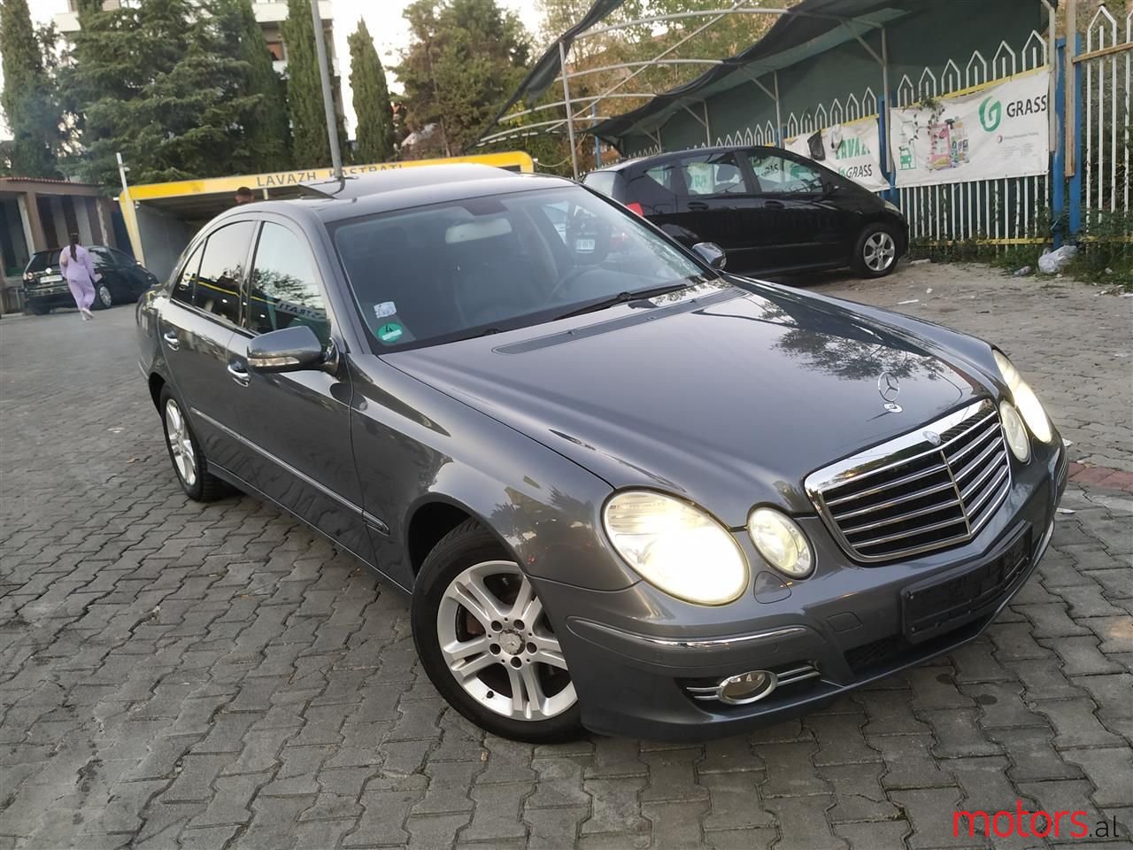 2007' Mercedes-Benz E 280 photo #1