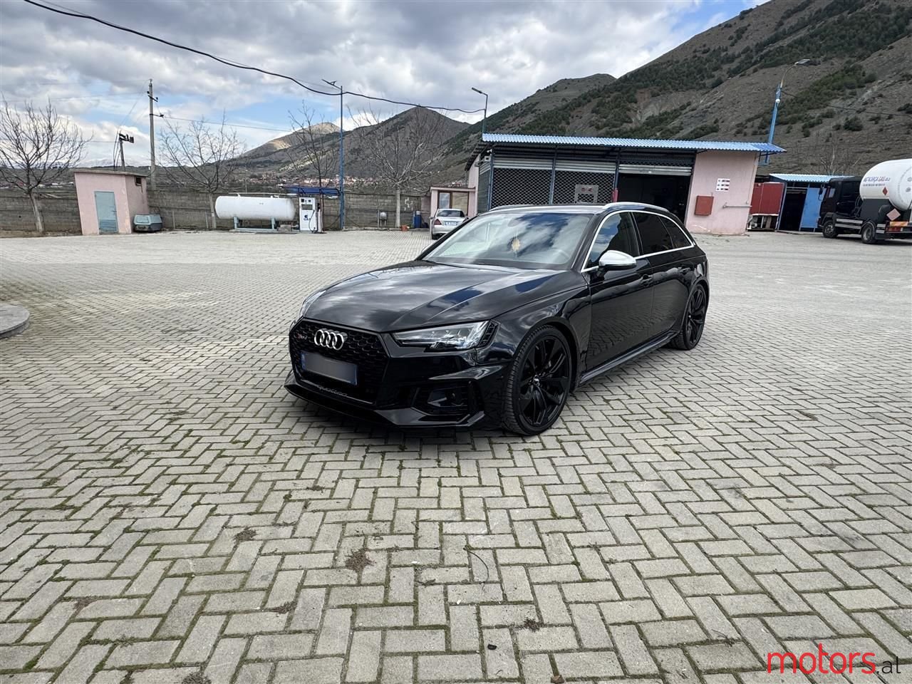 2019' Audi RS4 photo #1
