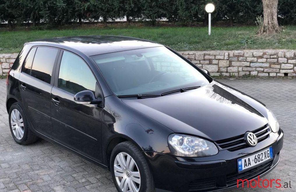 2004' Volkswagen Golf photo #1