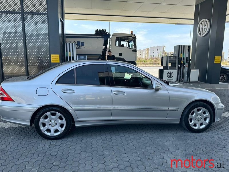 2005' Mercedes-Benz C 220 photo #5