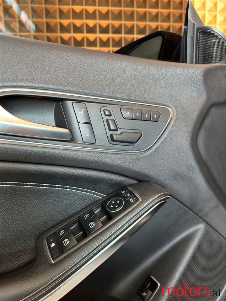 2014' Mercedes-Benz CLA 200 photo #3