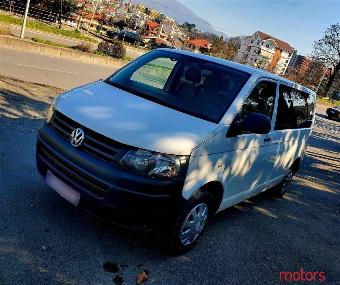 2010' Volkswagen T5 Multivan photo #2