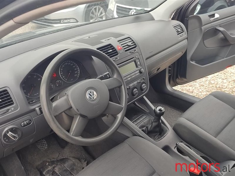 2005' Volkswagen Golf photo #6