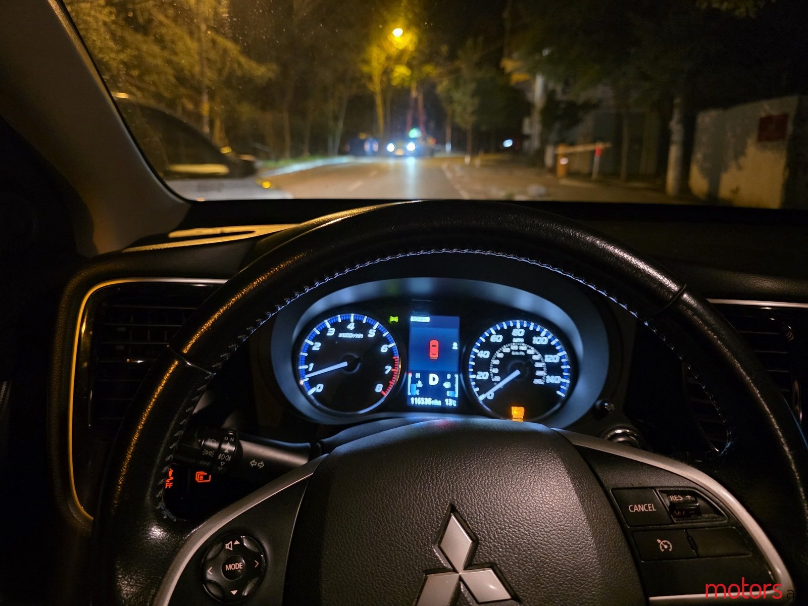 2014' Mitsubishi Outlander photo #6
