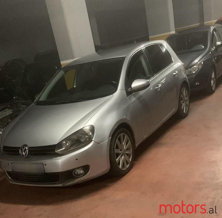 2009' Volkswagen Golf photo #2