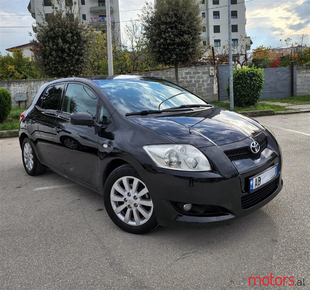 2008' Toyota Auris photo #1