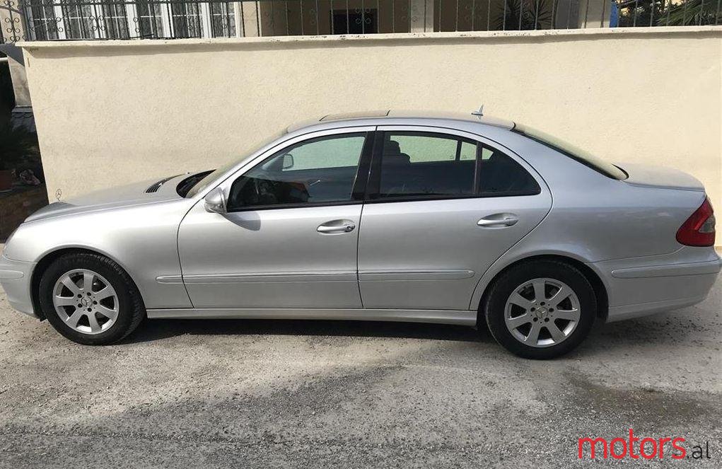 2007' Mercedes-Benz E 220 photo #1