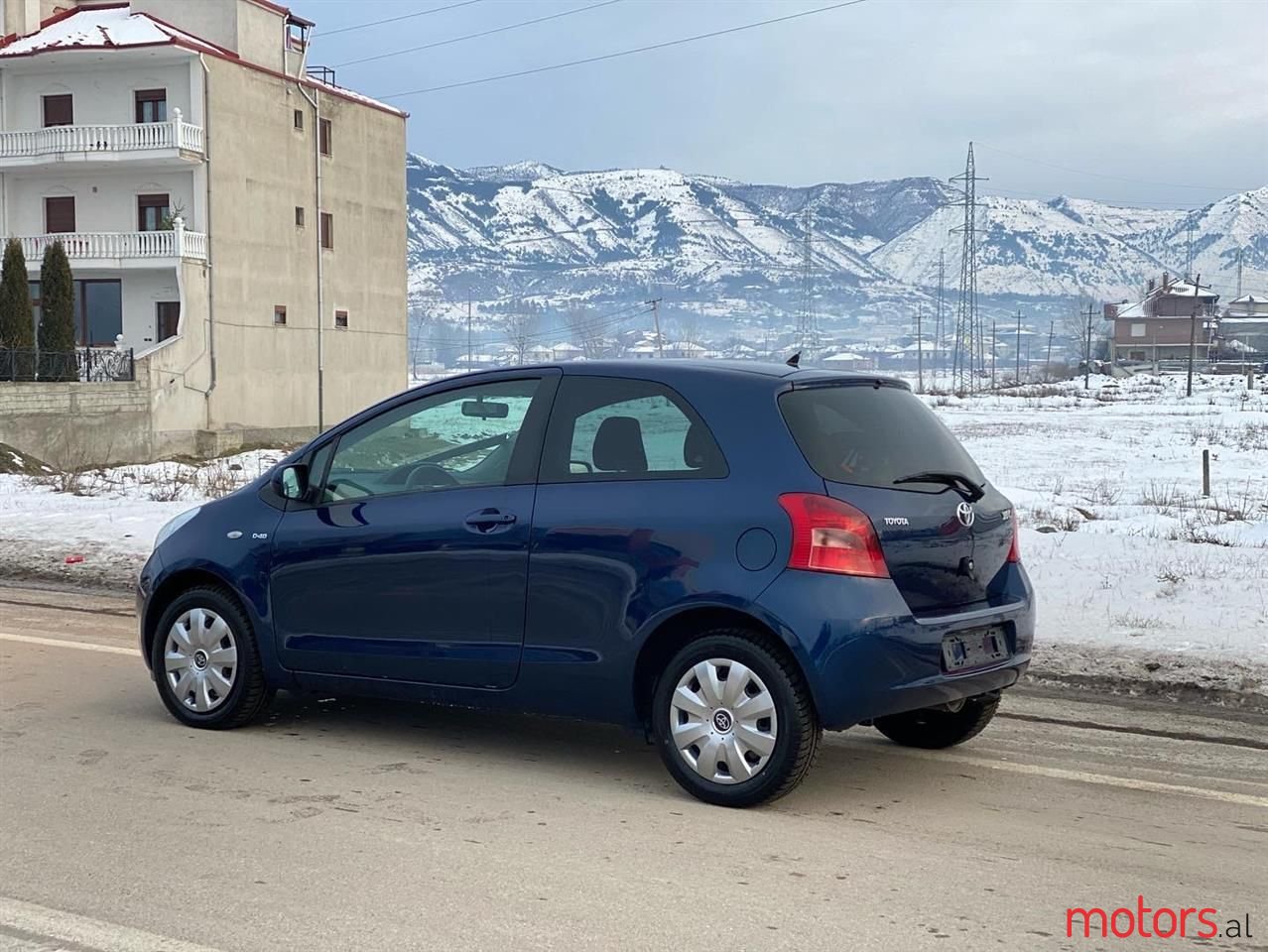 2008' Toyota Yaris photo #3