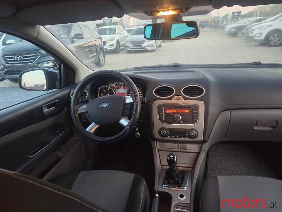 2010' Ford Focus photo #5