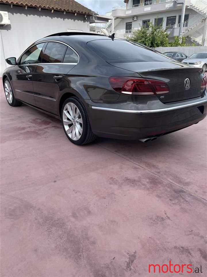 2013' Volkswagen Passat photo #4