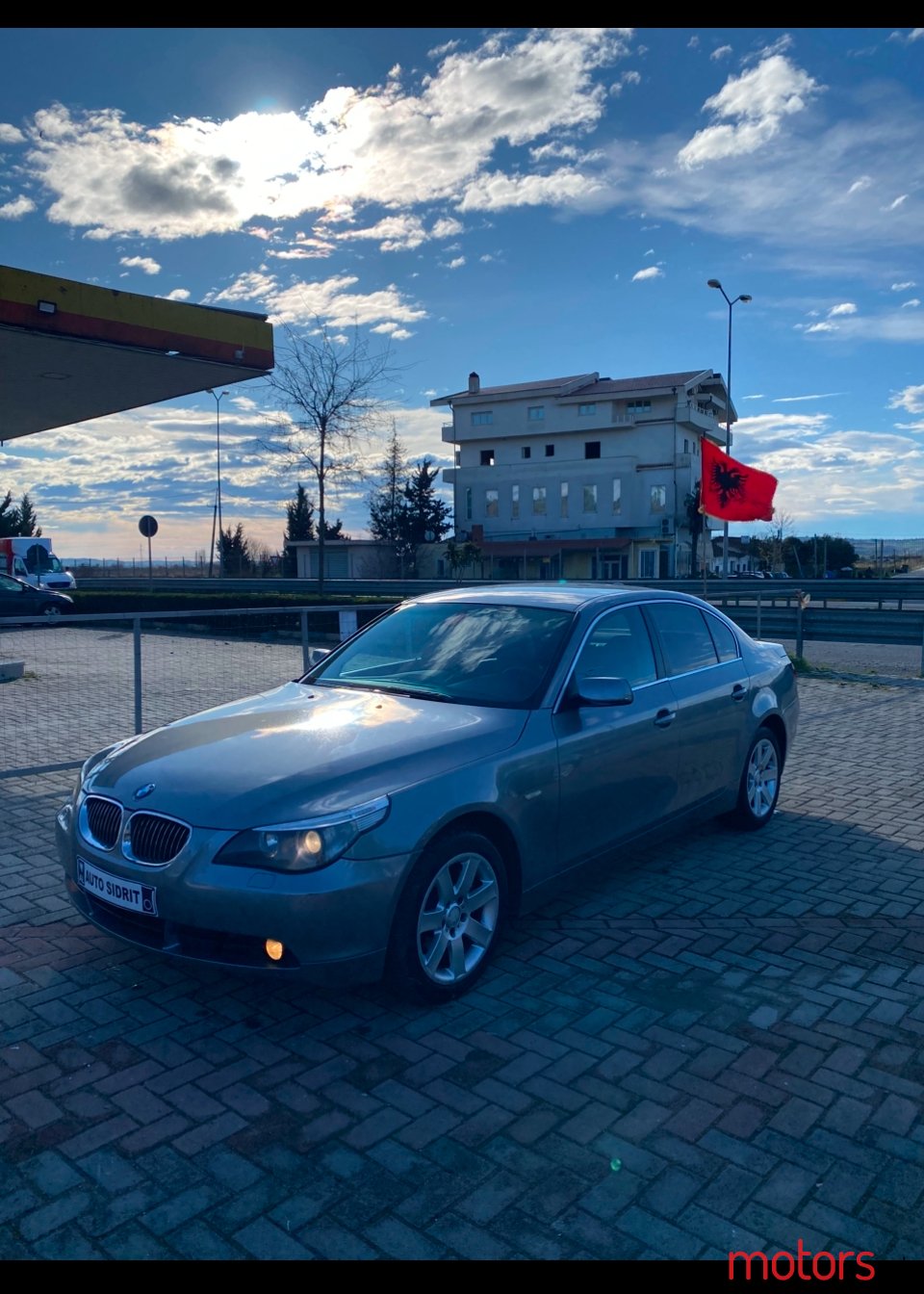 2006' BMW 530 photo #1