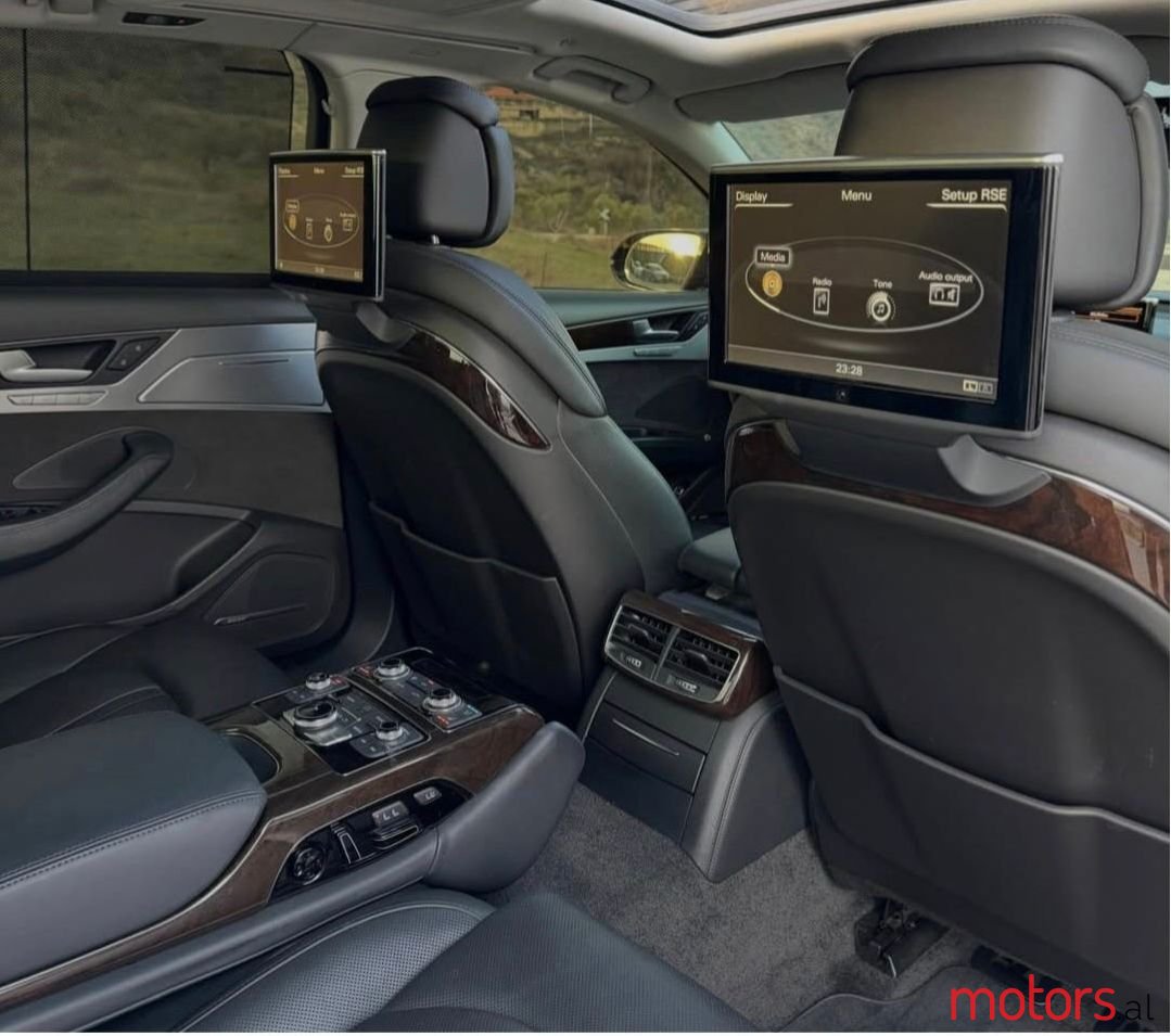 2015' Audi A8 photo #4