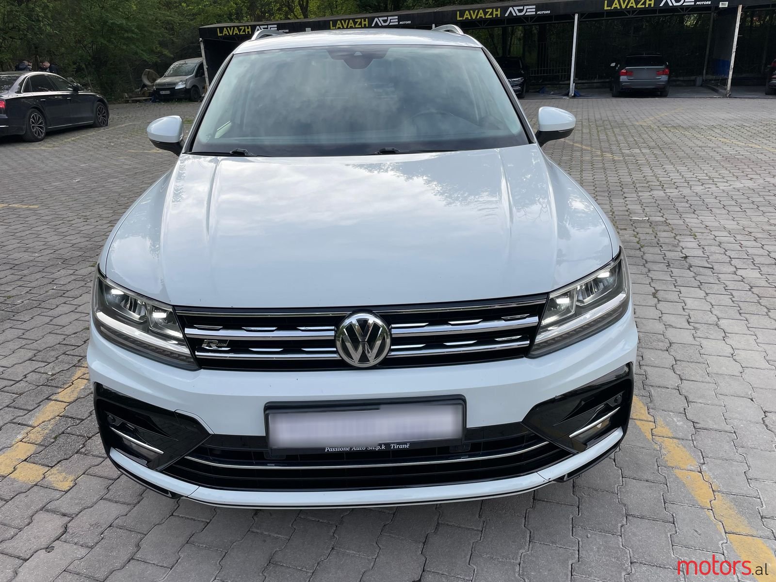 2019' Volkswagen Tiguan photo #6