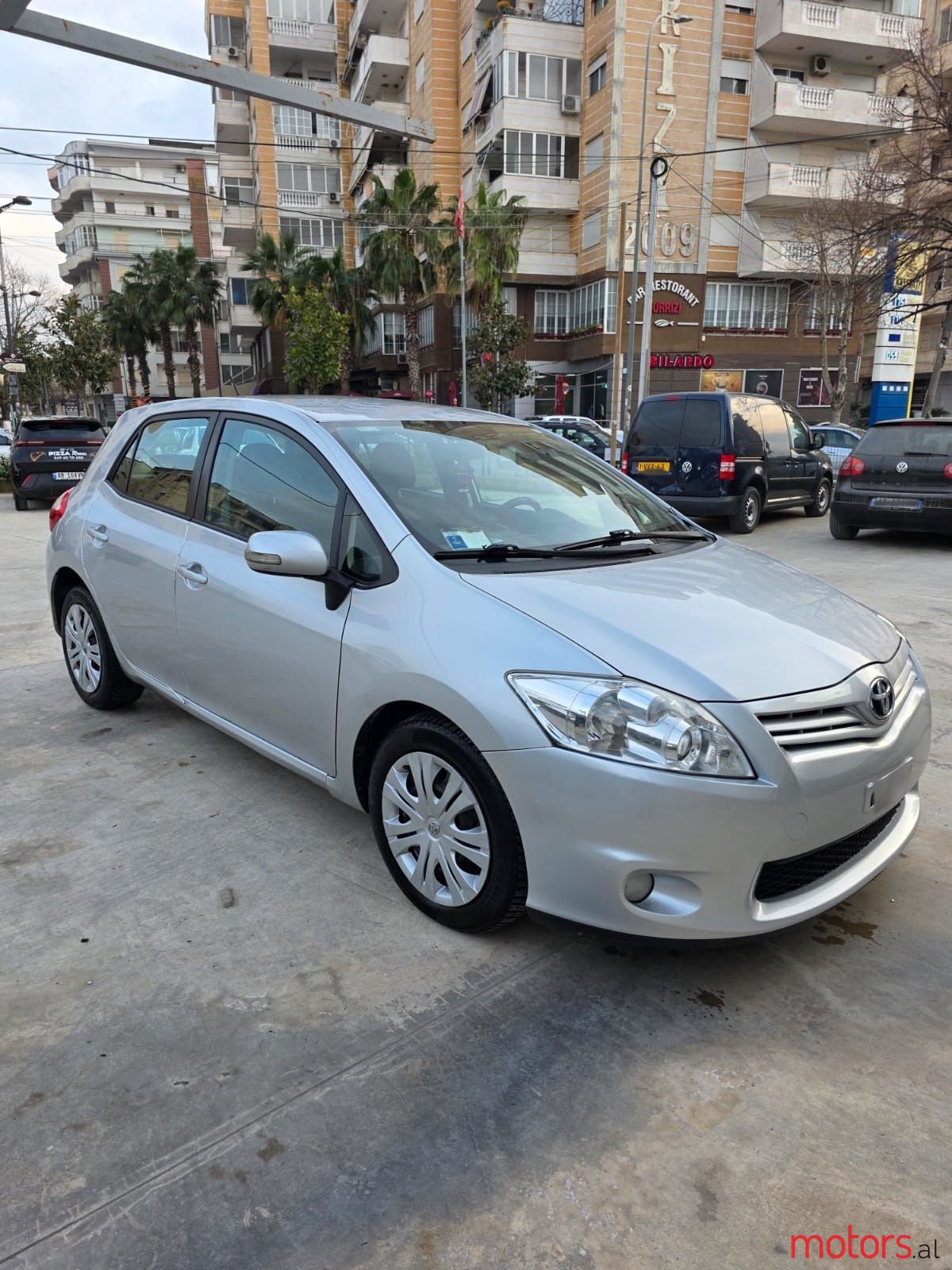 2010' Toyota Auris photo #1