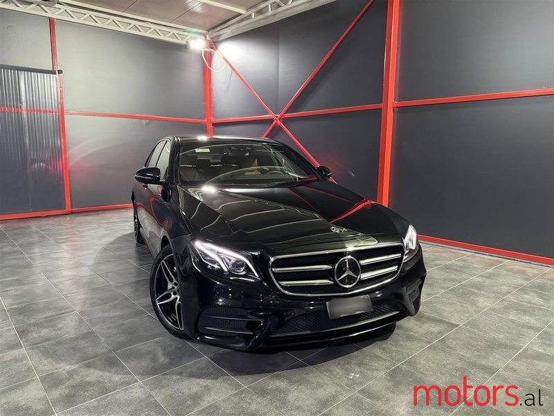 2019' Mercedes-Benz E 220 photo #2
