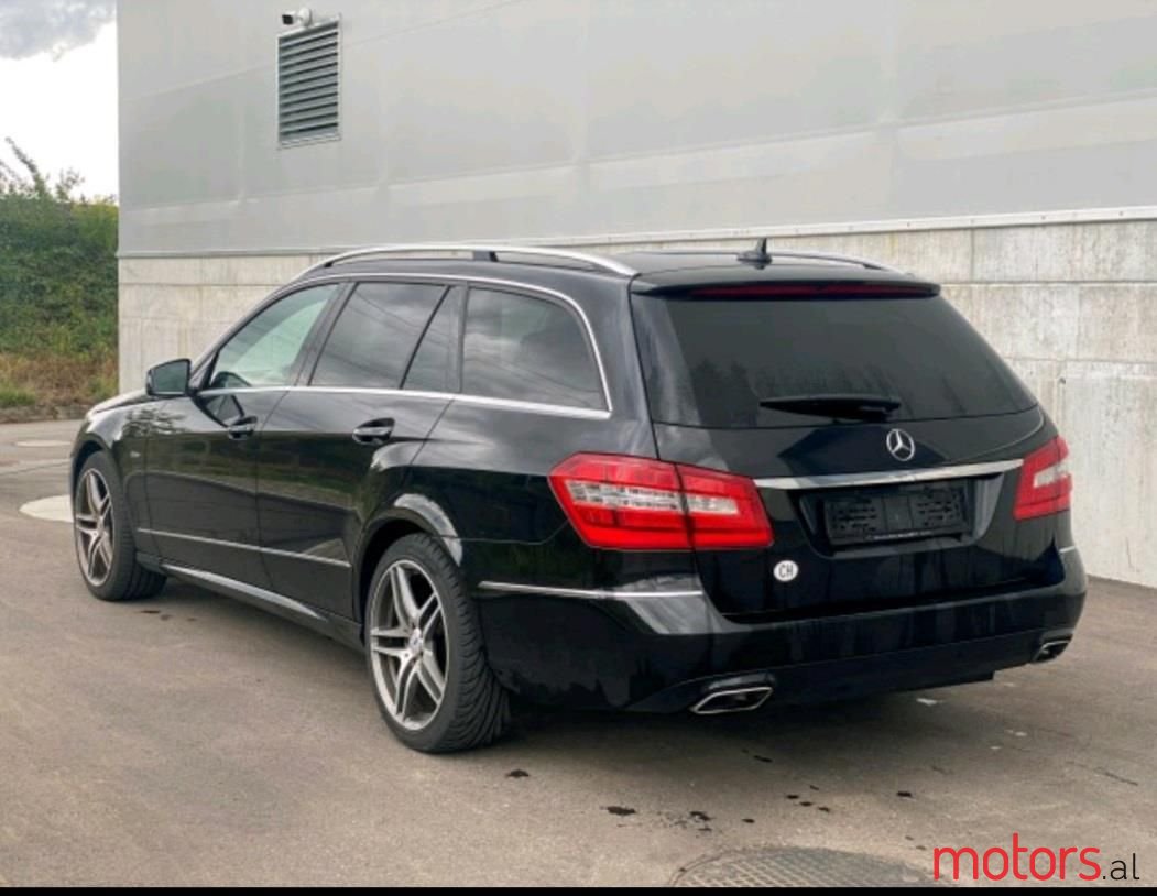 2012' Mercedes-Benz E 250 photo #3