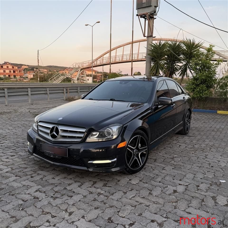 2012' Mercedes-Benz C 300 photo #4