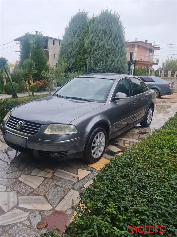 2005' Volkswagen Passat photo #5