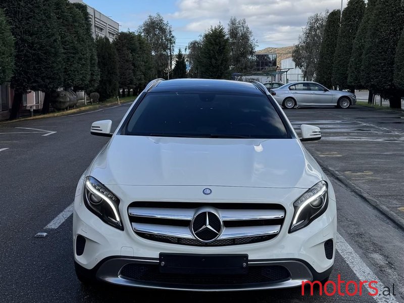 2014' Mercedes-Benz GLA 200 photo #5