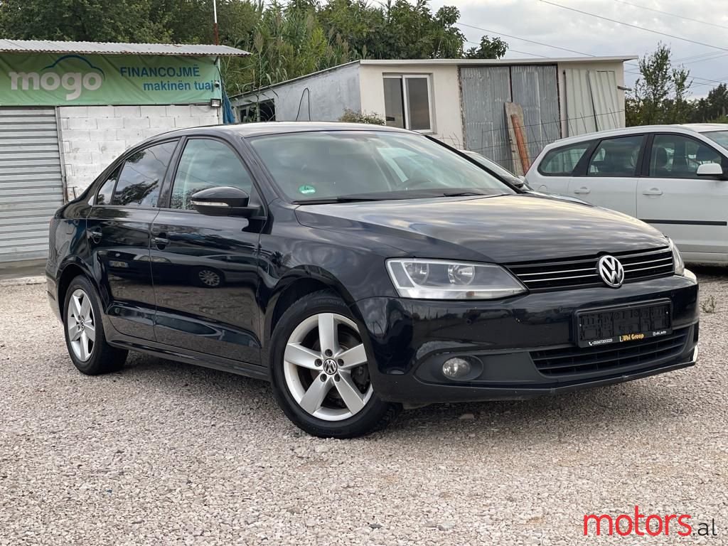 2012' Volkswagen Jetta photo #1